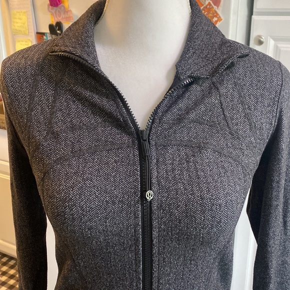Lululemon Define Jacket - Picture 5 of 9